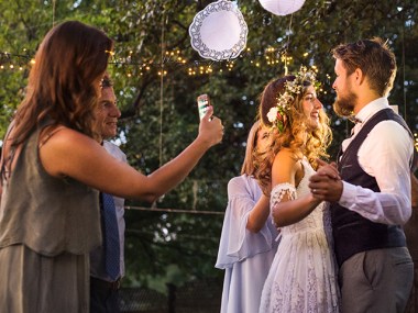 Should we take photos with our phones at weddings? This photographer says no