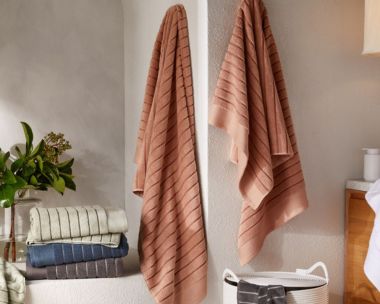 8 plush bath towels to add a touch of luxury to your bath or shower routine