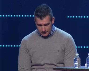 Church leader receives standing ovation after admitting to “sexual incident” with a teenager