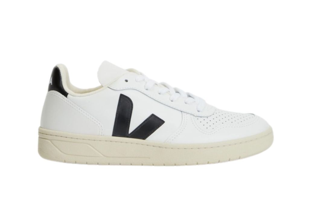 Image of Veja V-10 - Unisex sneakers from The Iconic